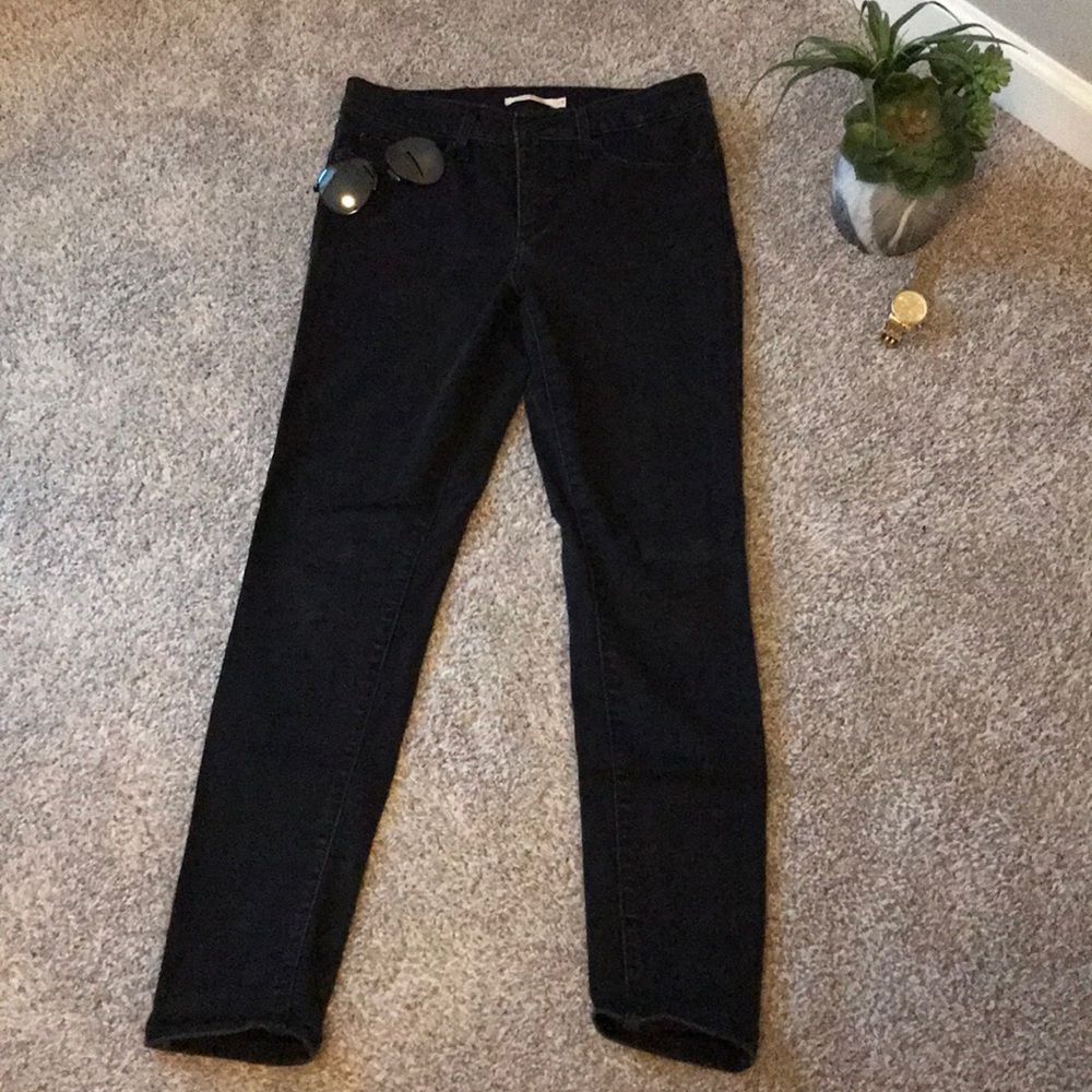 Levi’s 311 shaping skinny - black!